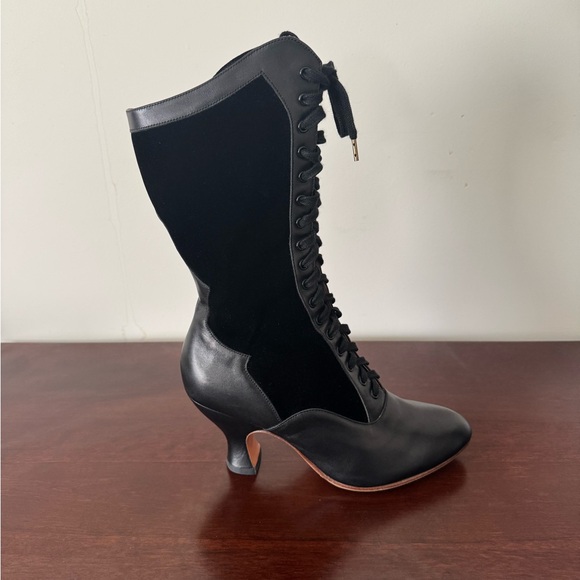 American Duchess Camille Boot - Picture 2 of 9